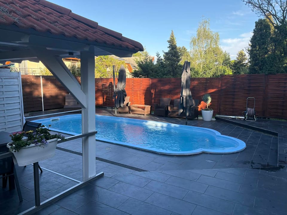 Villa Budapest Gold